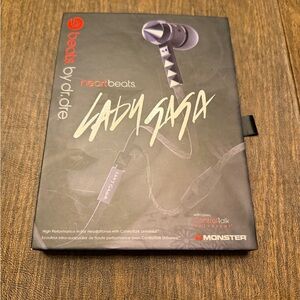 Lady Gaga HeartBeats by Dr. Dre Earphones